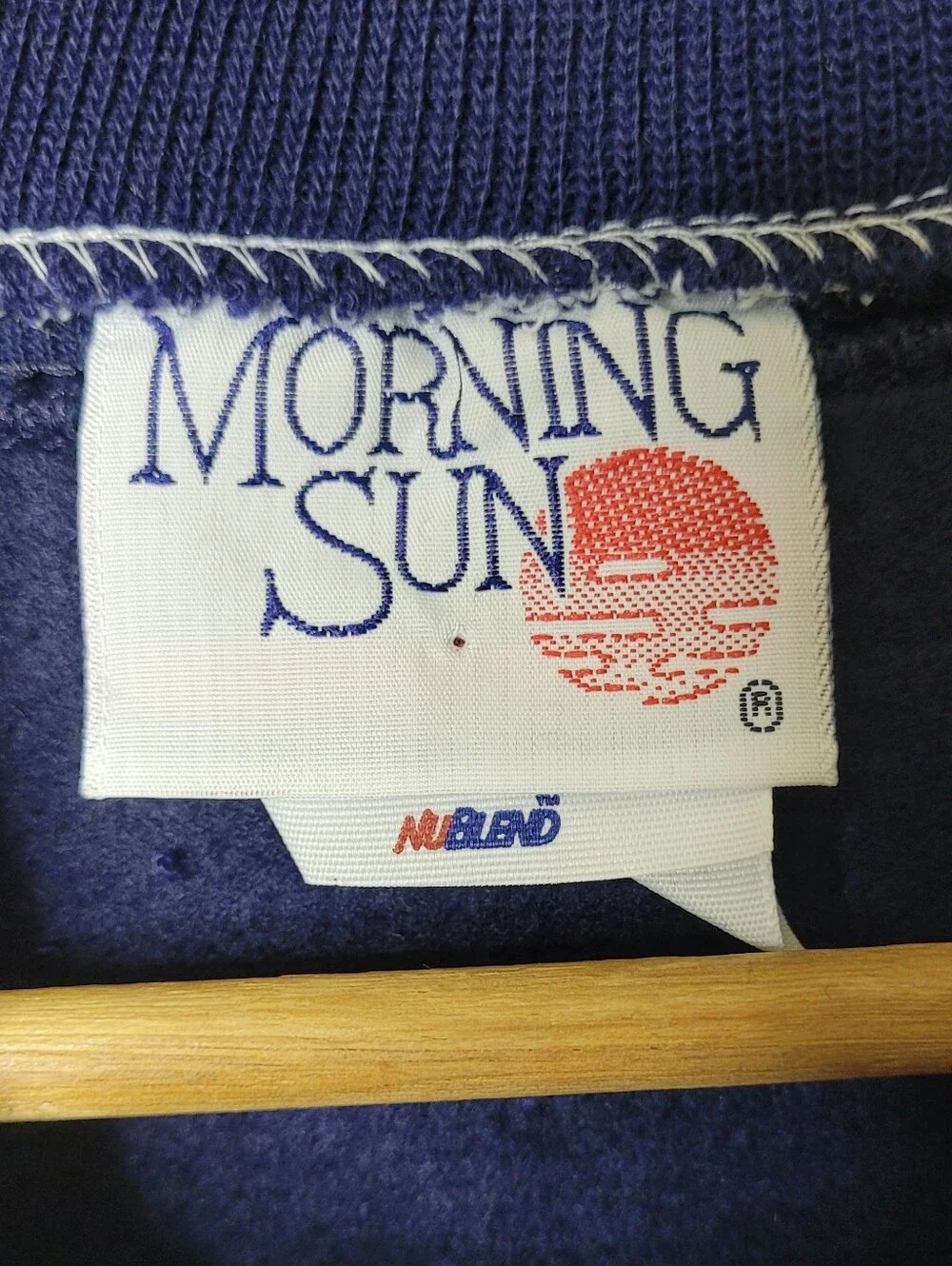 Vintage Morning Sun Snowy Trees Sweatshirt Large - Picture 7 of 9
